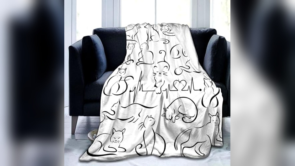 Best Blanket for Cat Hair: Cozy, Soft, and Easy-to-Clean Throws