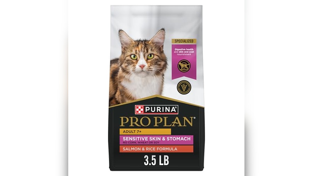 Best Cat Food for Older Cat With Sensitive Stomach: Top Gentle Choices