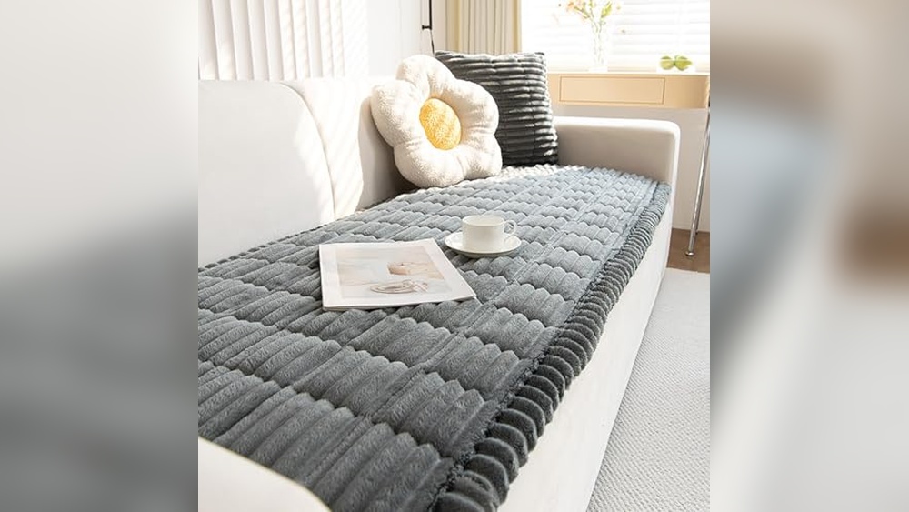 Best Couch Material for Dogs And Cats: Durable, Washable, Pet-Friendly Options