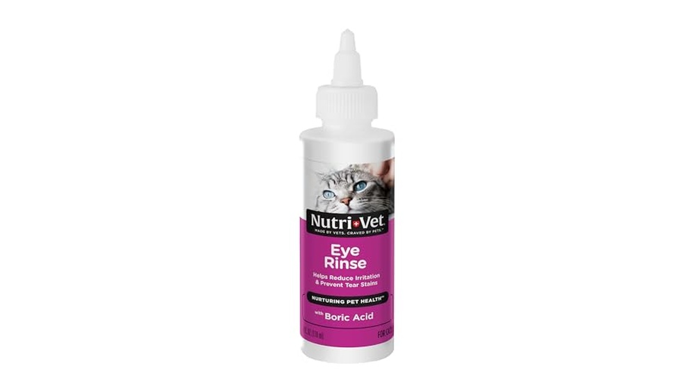 Best Eye Cleaner for Cats to Remove Tear Stains and Debris Safely