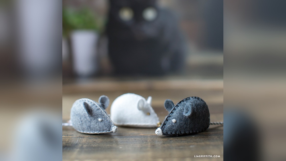 How to Make a Cat Mouse Toy